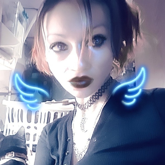 Meet your Posher, Kelly - Picture 1 of 8